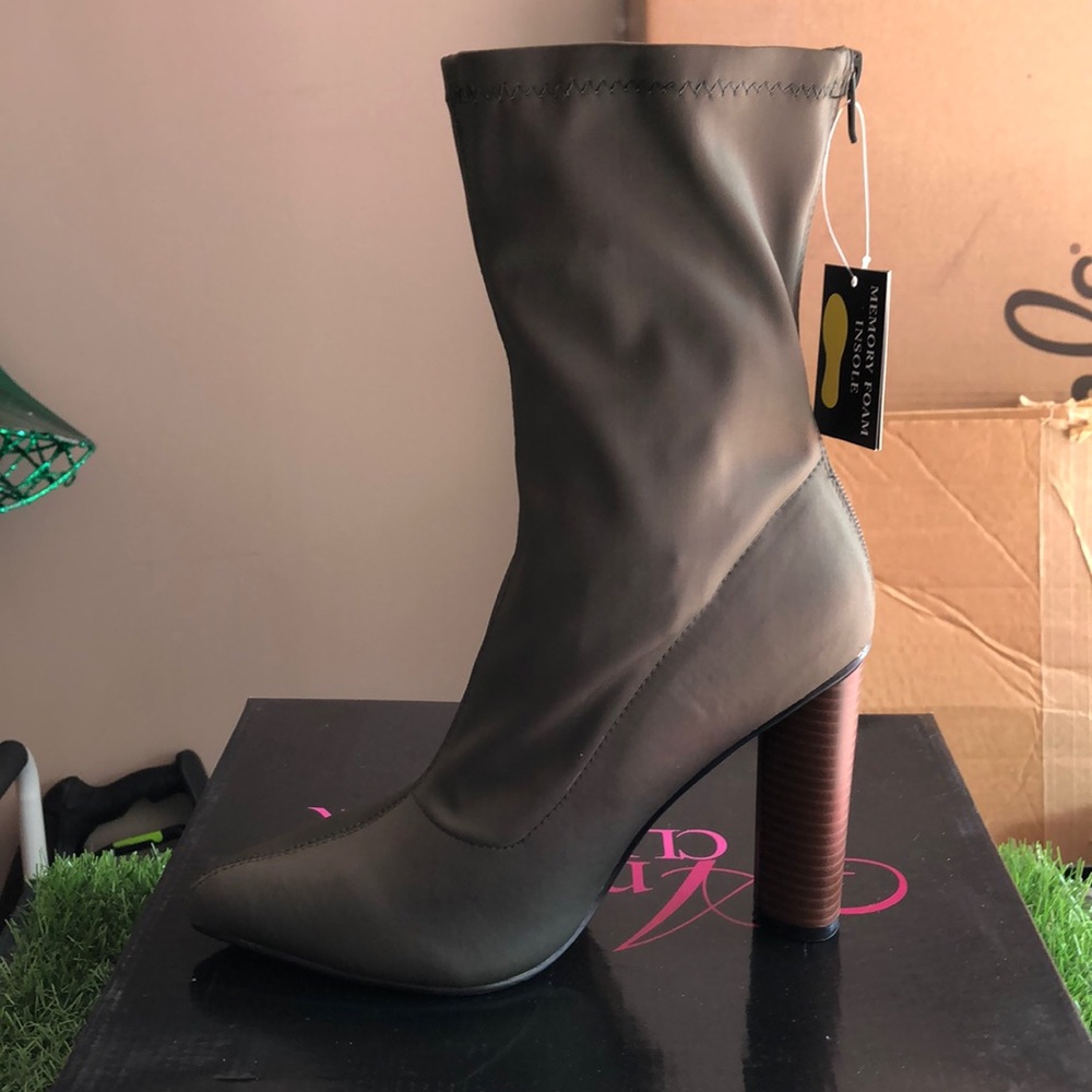Olive green stretch booties